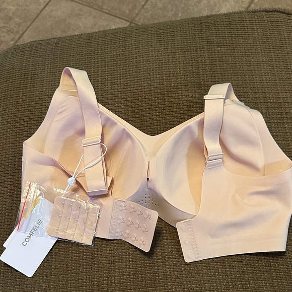 Women's Cream Wireless Bra - Picture 5 of 10